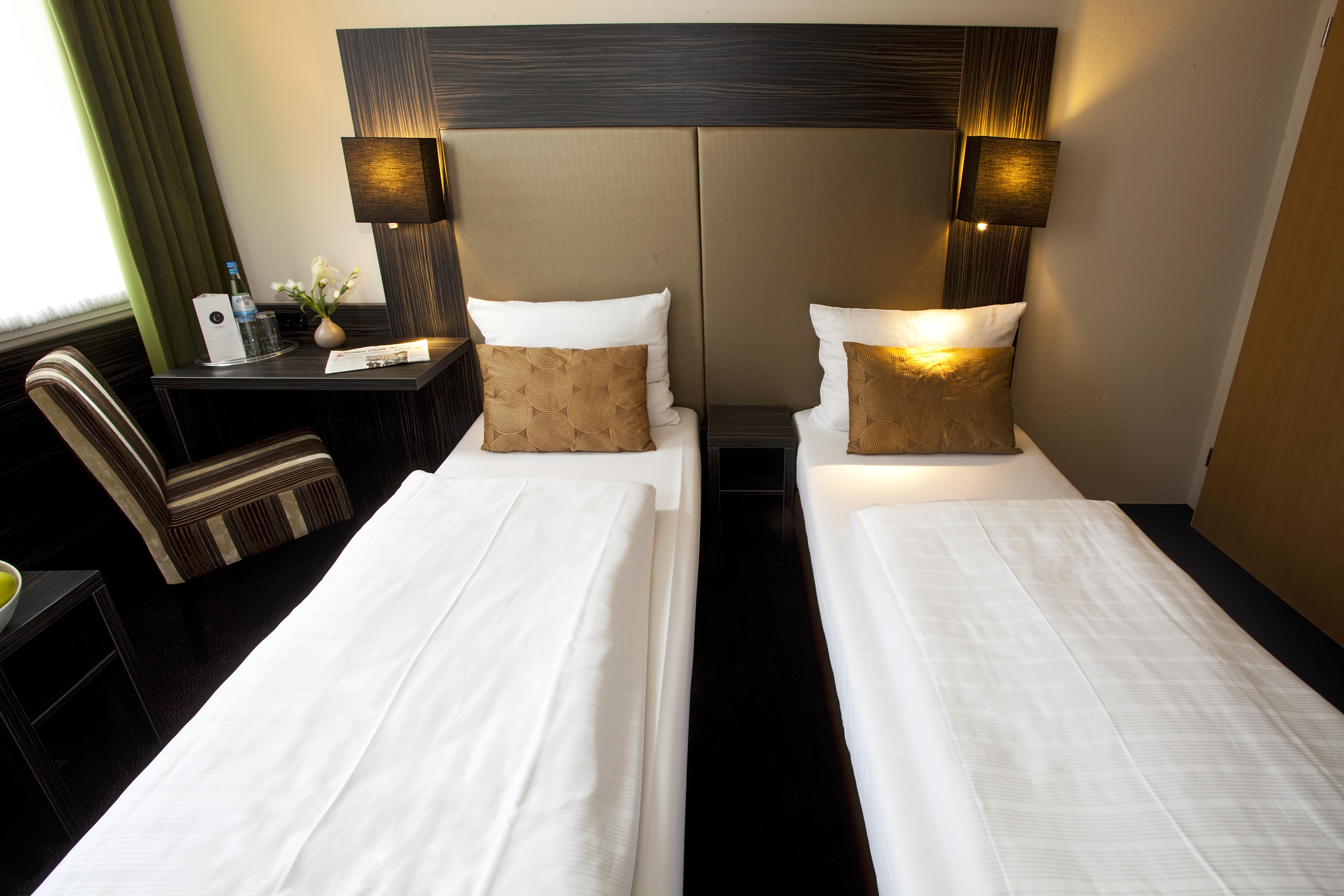 Centro Hotel Ayun Koln Bagian luar foto