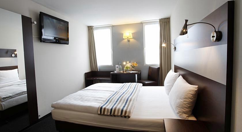 Centro Hotel Ayun Koln Bagian luar foto