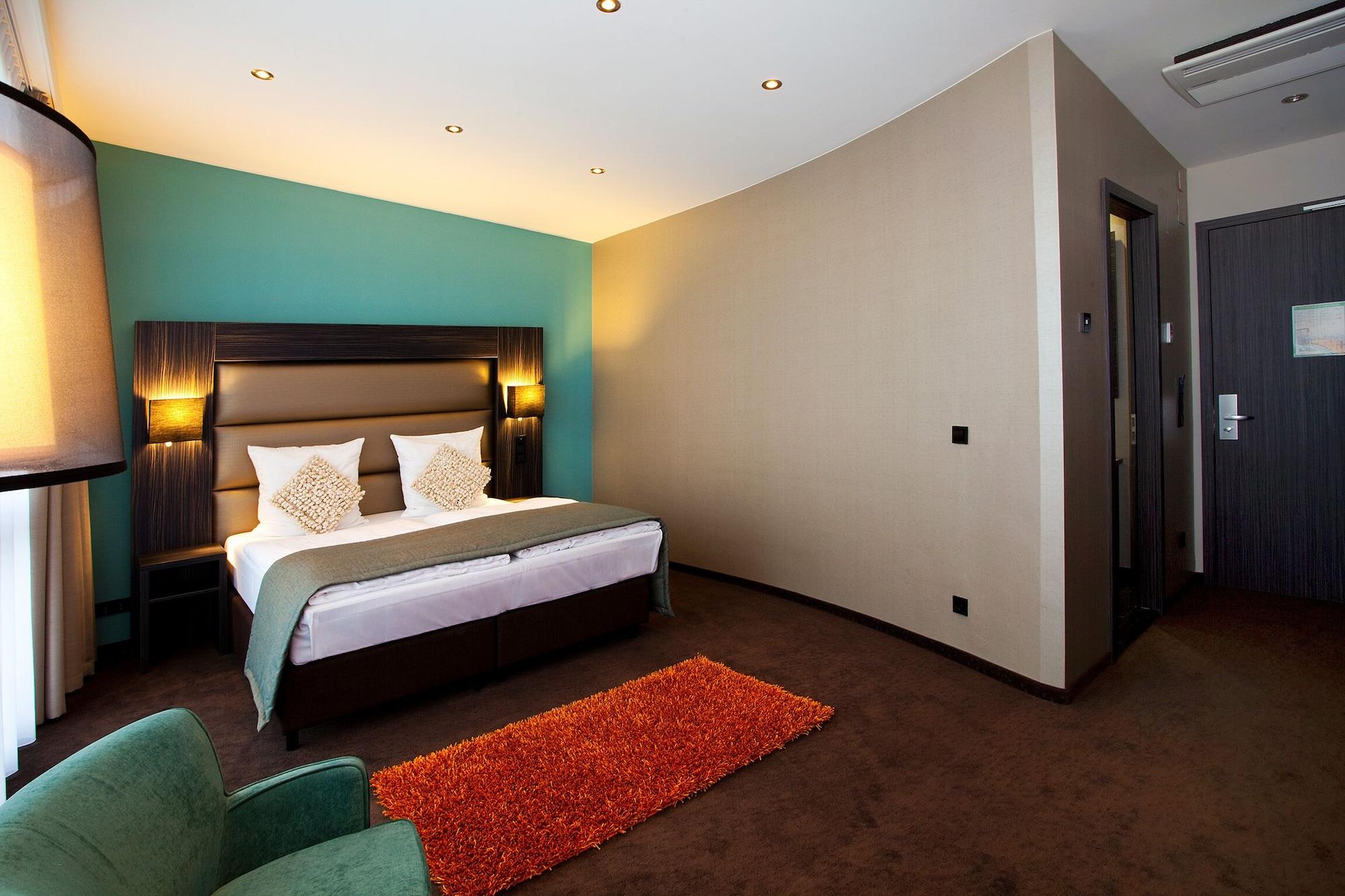 Centro Hotel Ayun Koln Bagian luar foto