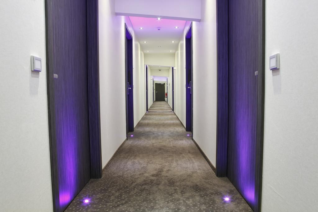 Centro Hotel Ayun Koln Bagian luar foto