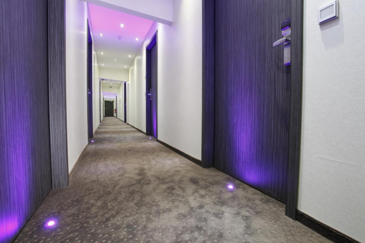Centro Hotel Ayun Koln Bagian luar foto